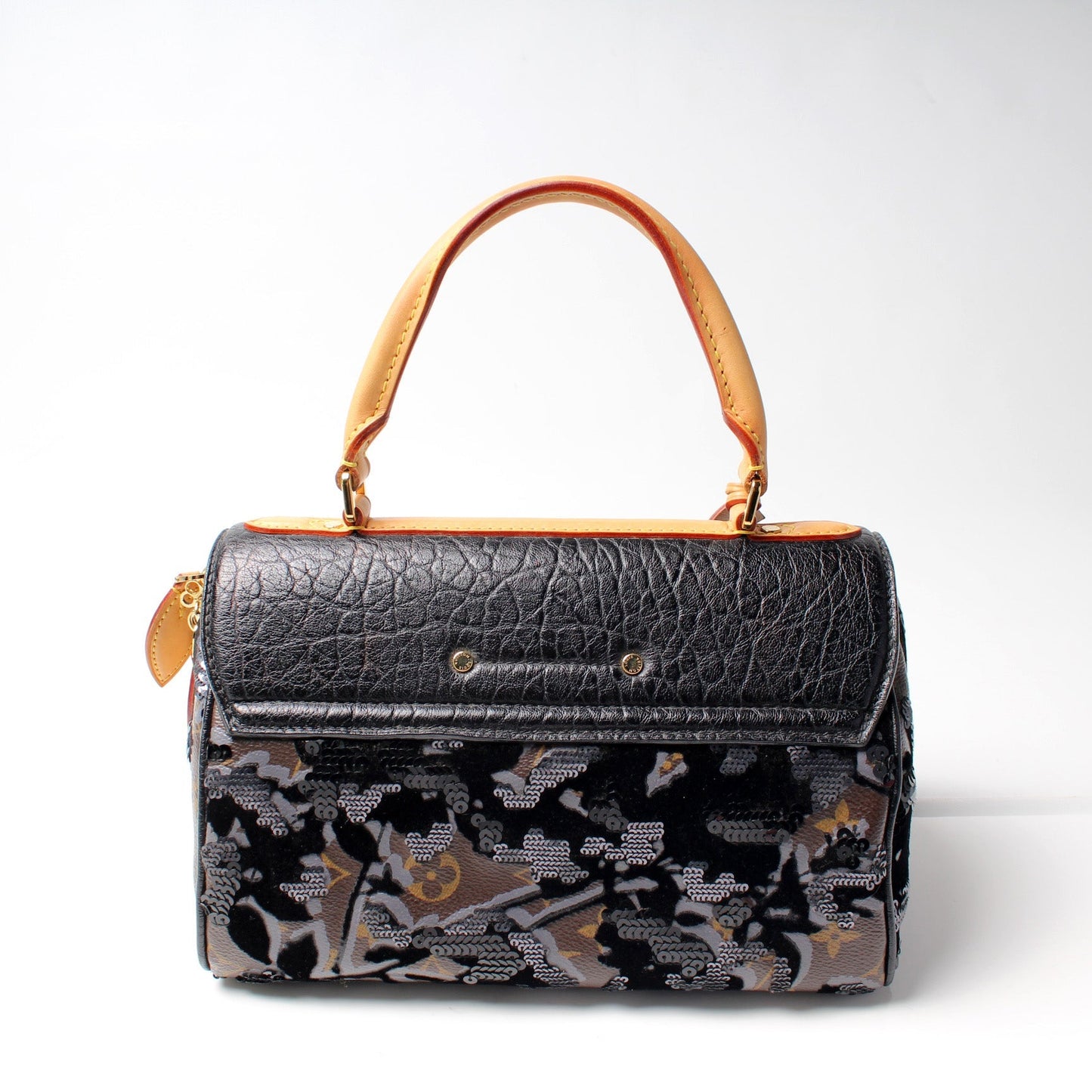 Louis Vuitton Carro l Fleur De Jais Monogram