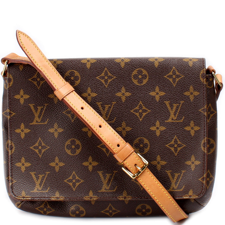 Louis Vuitton M tte Tango Short Monogram