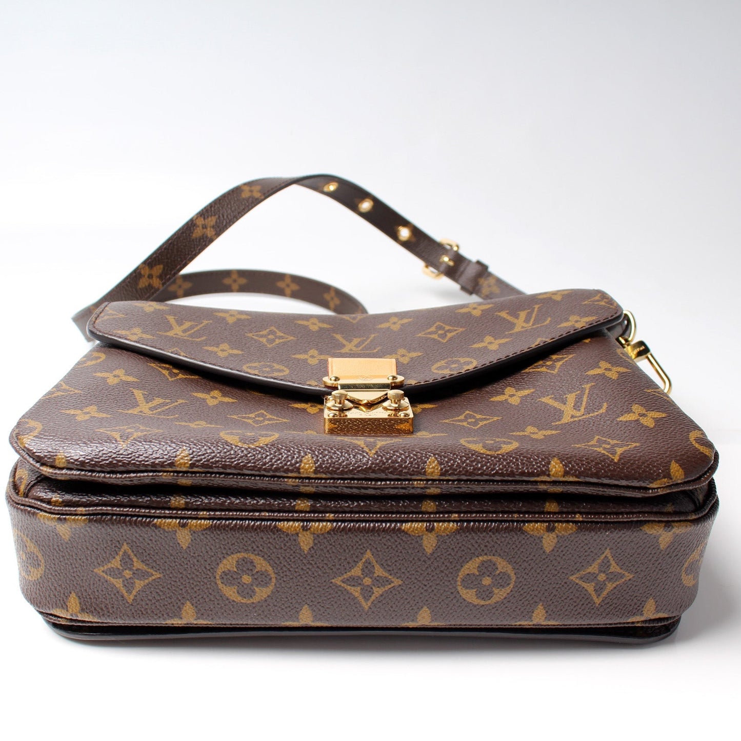 Louis Vuitton Pochette Metis Monogram