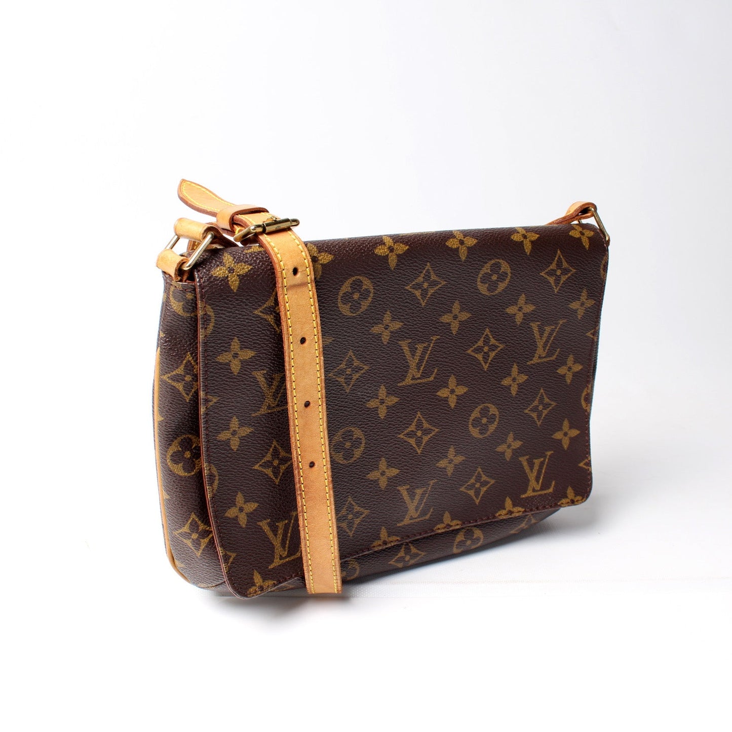 Louis Vuitton M tte Tango Short Monogram