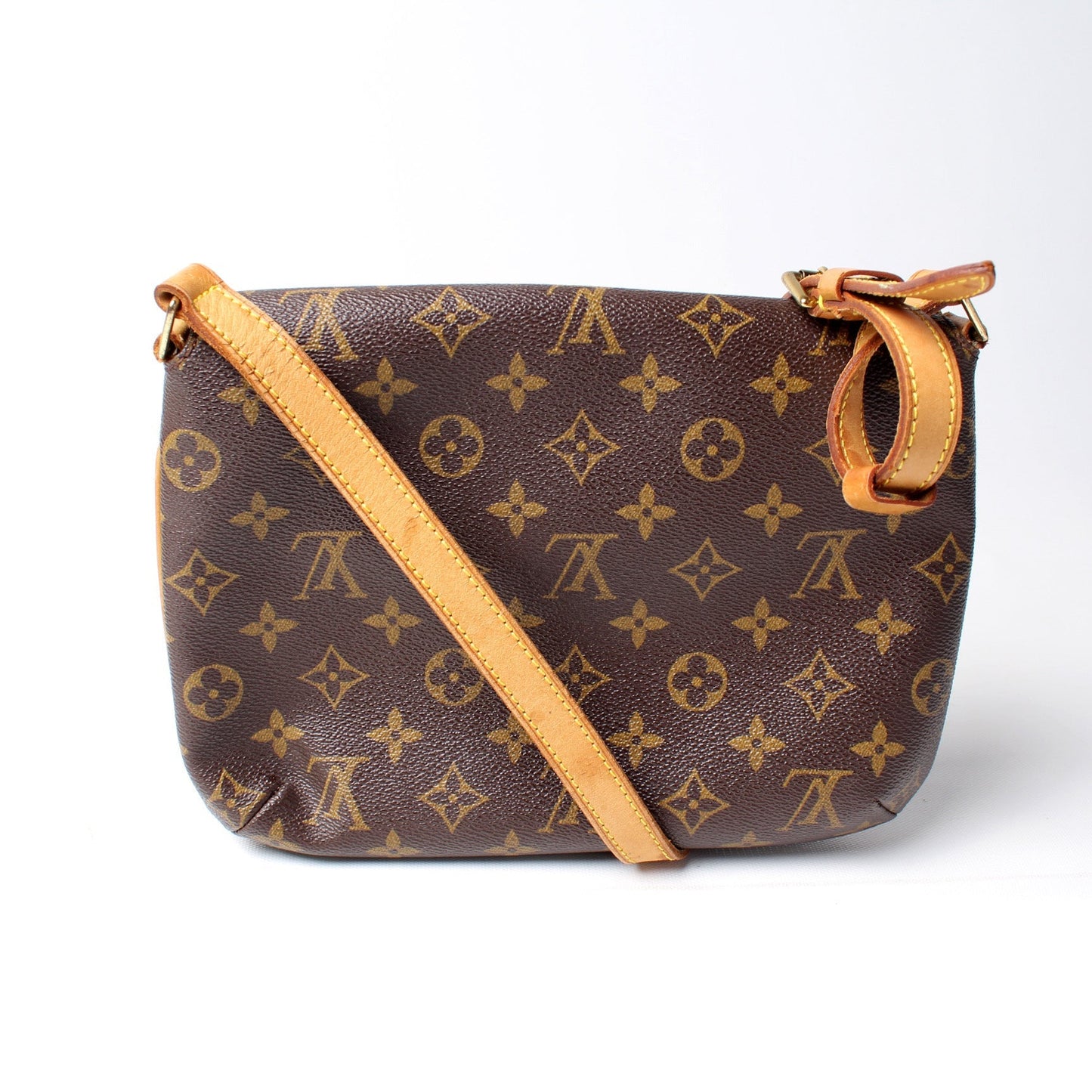 Louis Vuitton M tte Tango Short Monogram