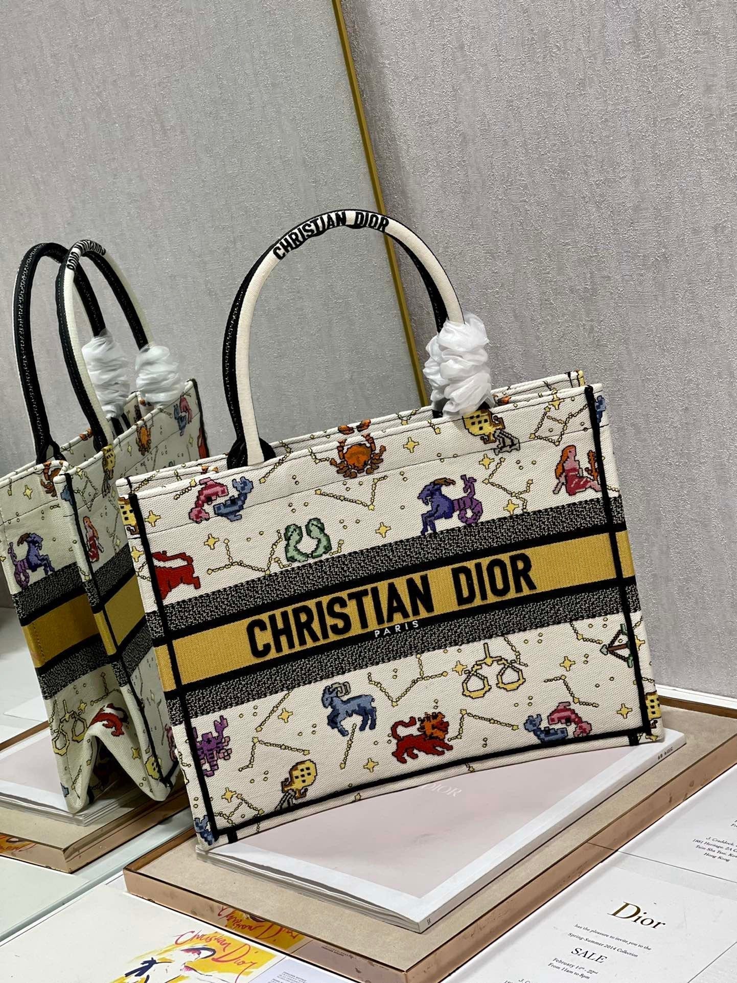 Top Quality MeTop Qualityum Book Tote White Multicolor, For Women, Womens Handbags 14in/36cm CD