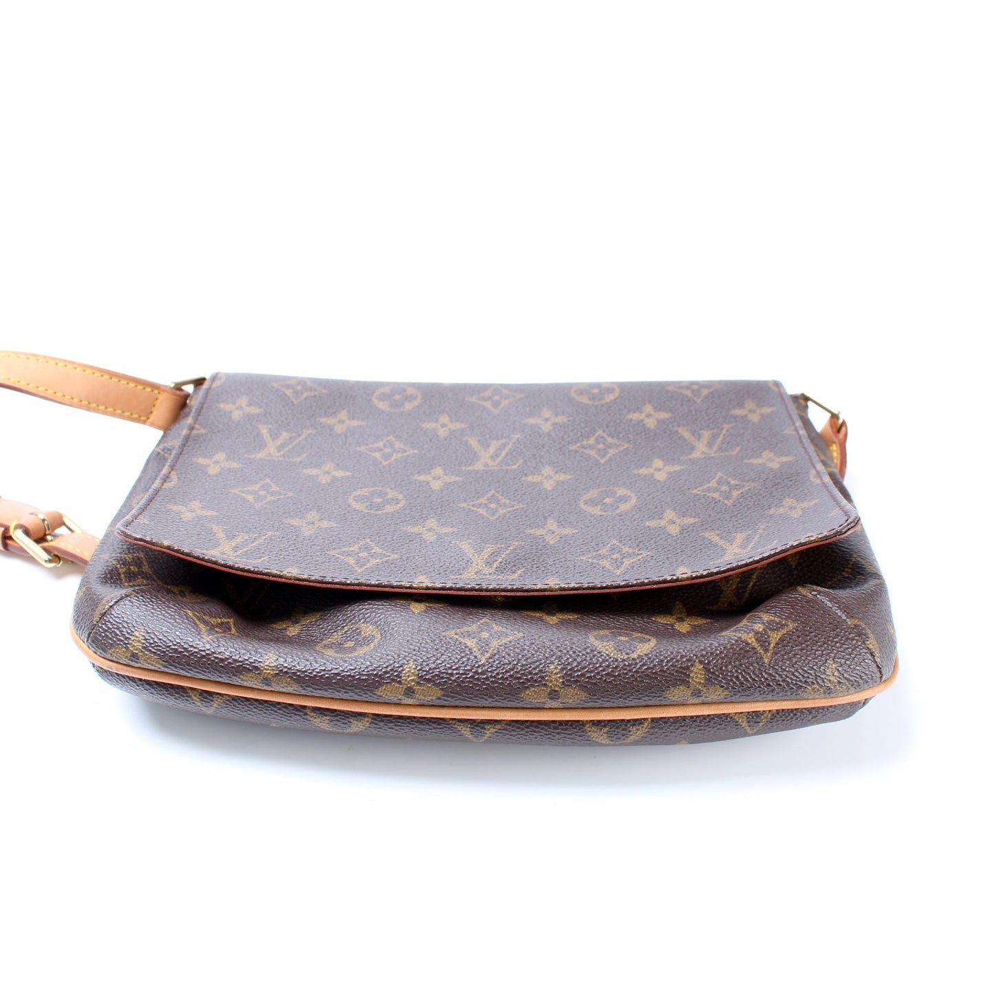 Louis Vuitton M tte Tango Short Monogram