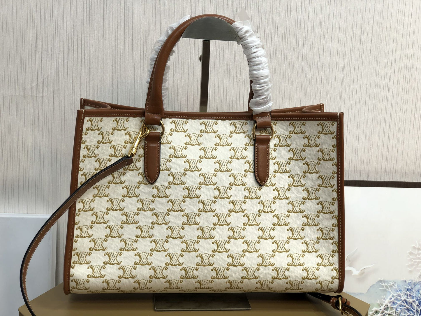 Top Quality Mini Horizontal Cabas In Triomphe Canvas White For Women 14in/35cm 199742BZJ.01BC