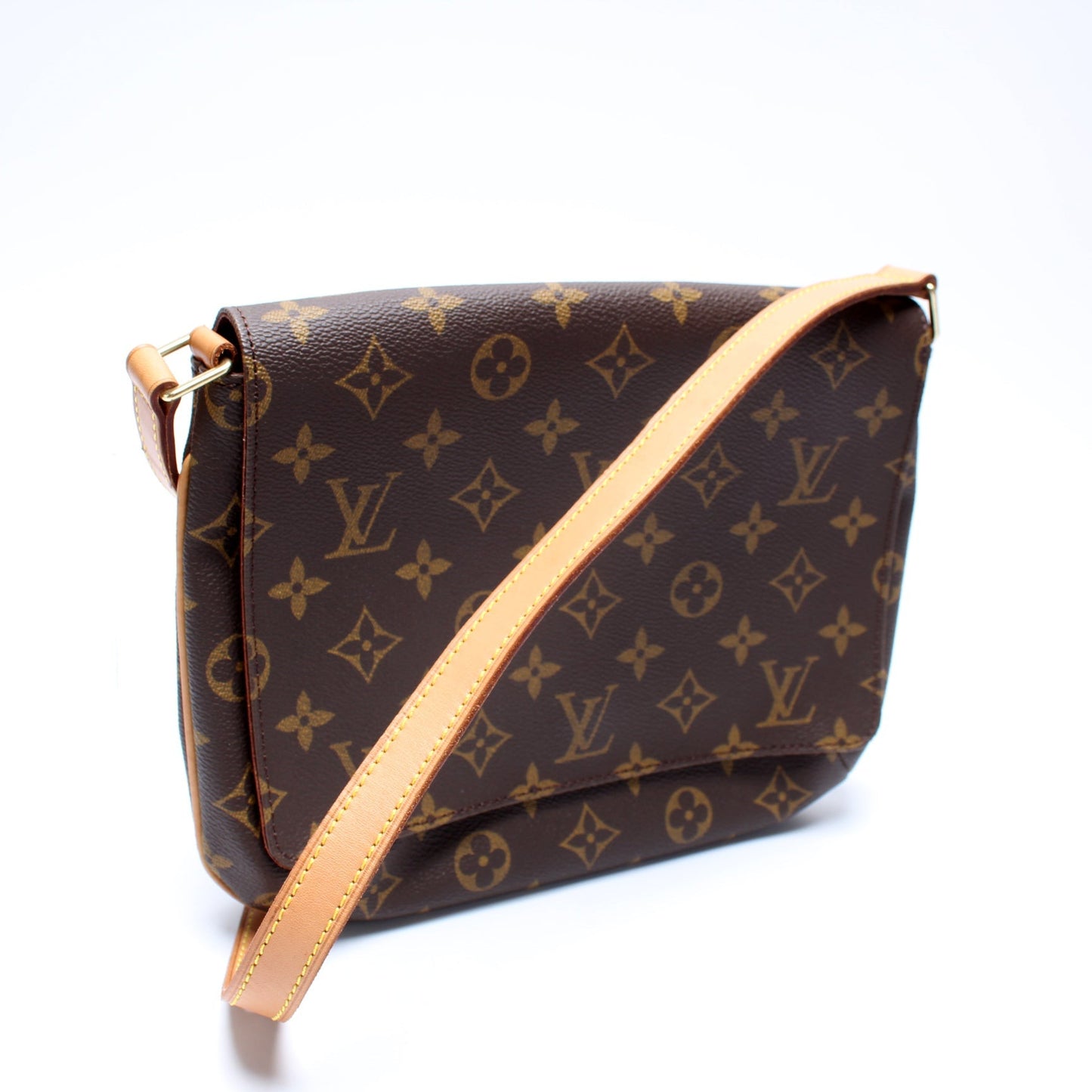 Louis Vuitton M tte Tango Short Monogram