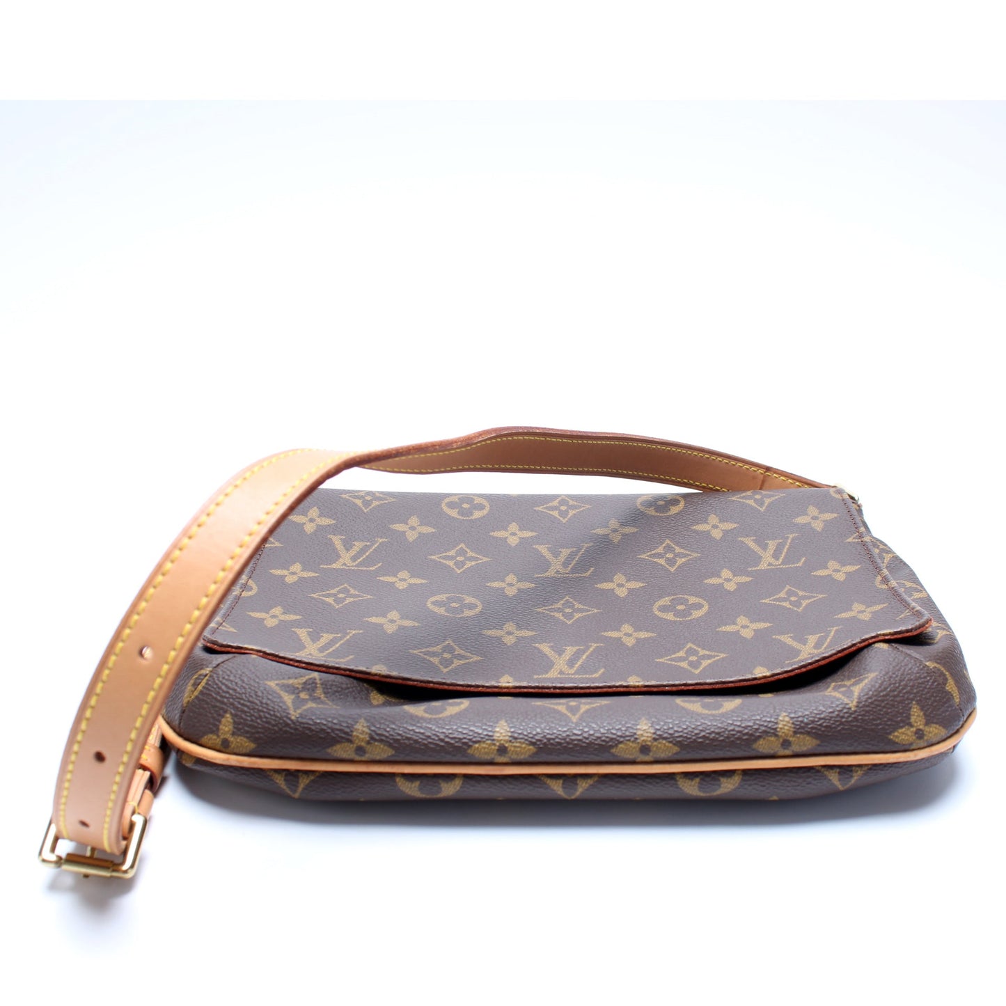 Louis Vuitton M tte Tango Short Monogram