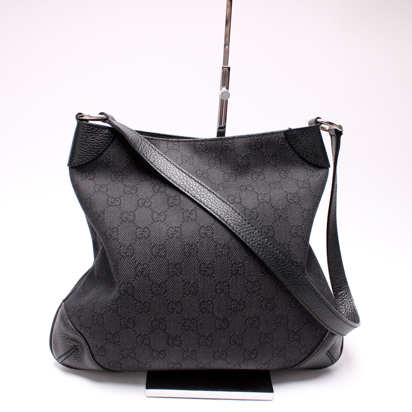 Gucci 196140 GG Canvas Shoulder Bag