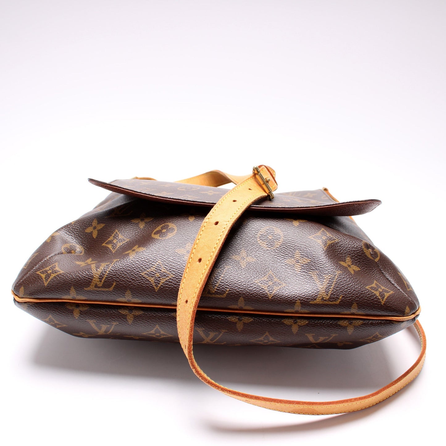 Louis Vuitton M tte Messenger Monogram