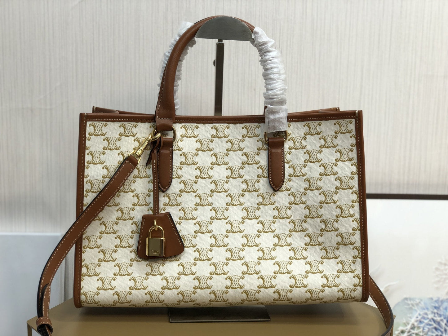 Top Quality Mini Horizontal Cabas In Triomphe Canvas White For Women 14in/35cm 199742BZJ.01BC