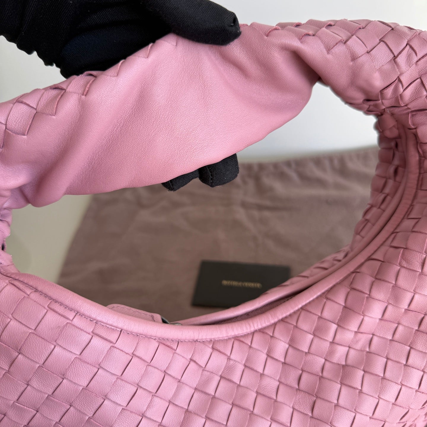 Bottega Veneta Veneta Hobo Small Mauve Pink Intrecciato Leather Bag 40cm