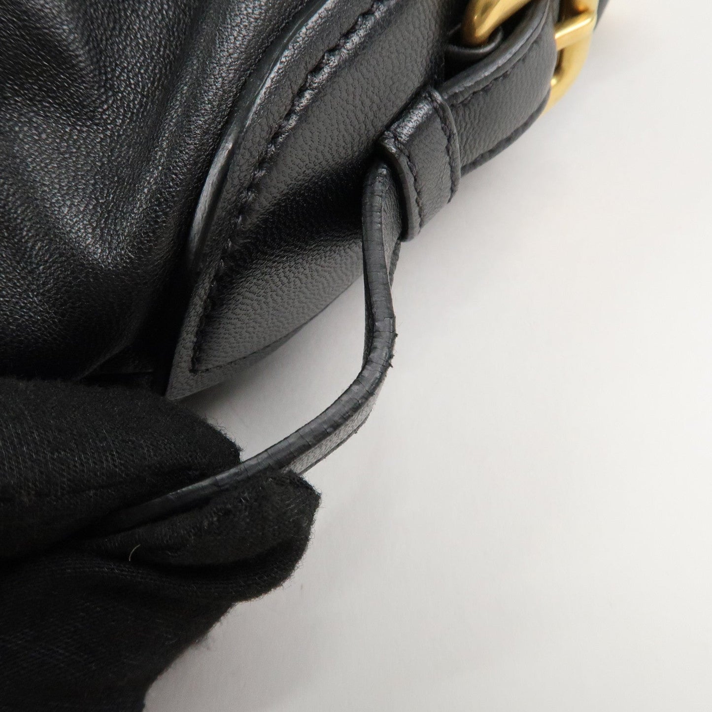 PRADA Leather Chain One-Shoulder Bag Black Gold Hardware  d