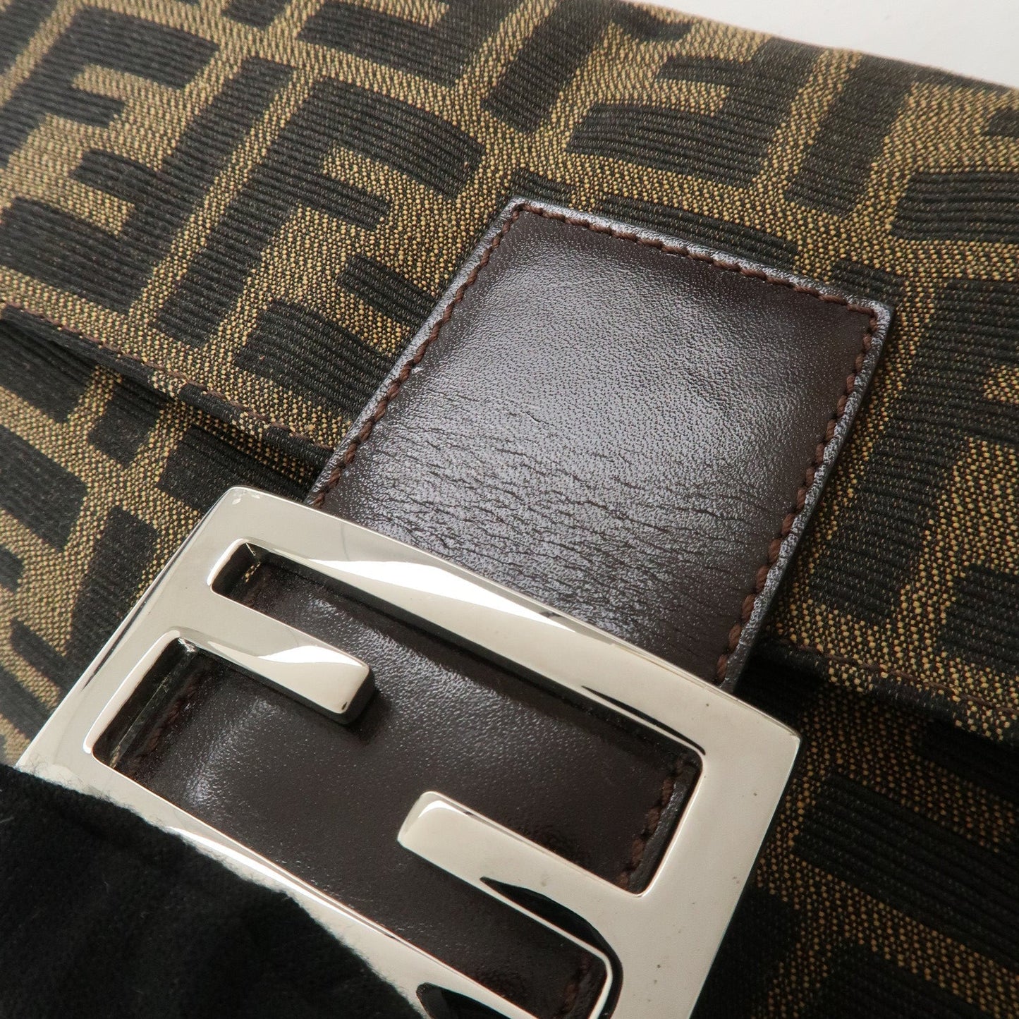 FENDI Mamma Baguette Zucca Canvas Shoulder Bag Brown 26424  d