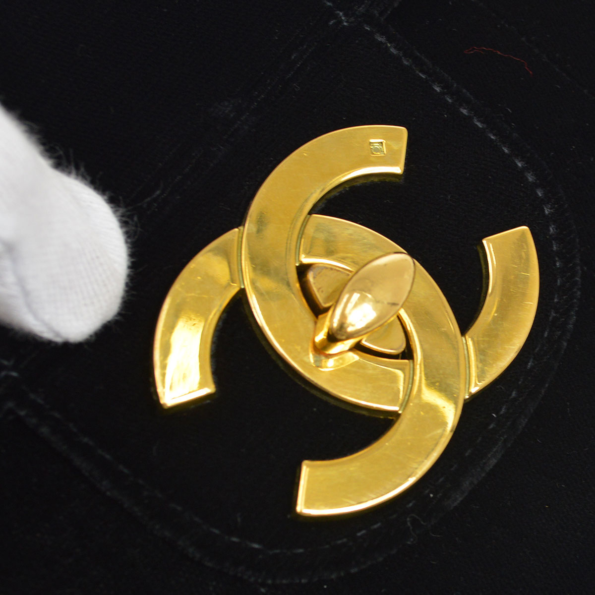CHANEL 1994-1996 Vertical Stitch Classic Flap Jumbo Black Velvet