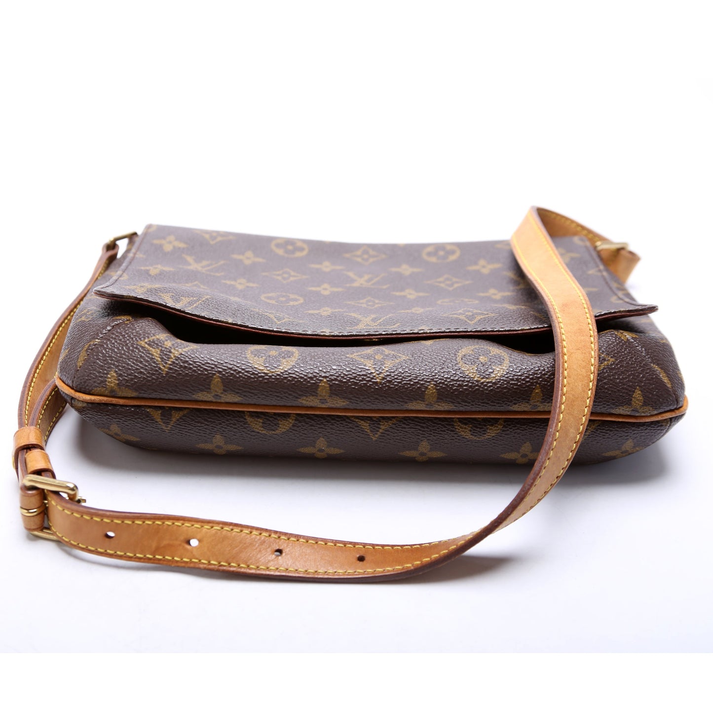 Louis Vuitton M tte Tango Short Monogram