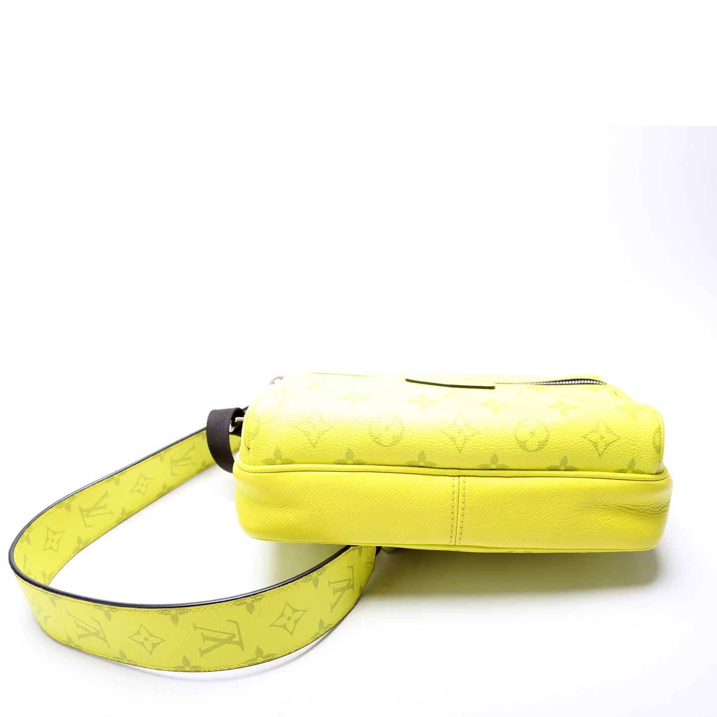 Louis Vuitton Outdoor Messenger Tiagarama