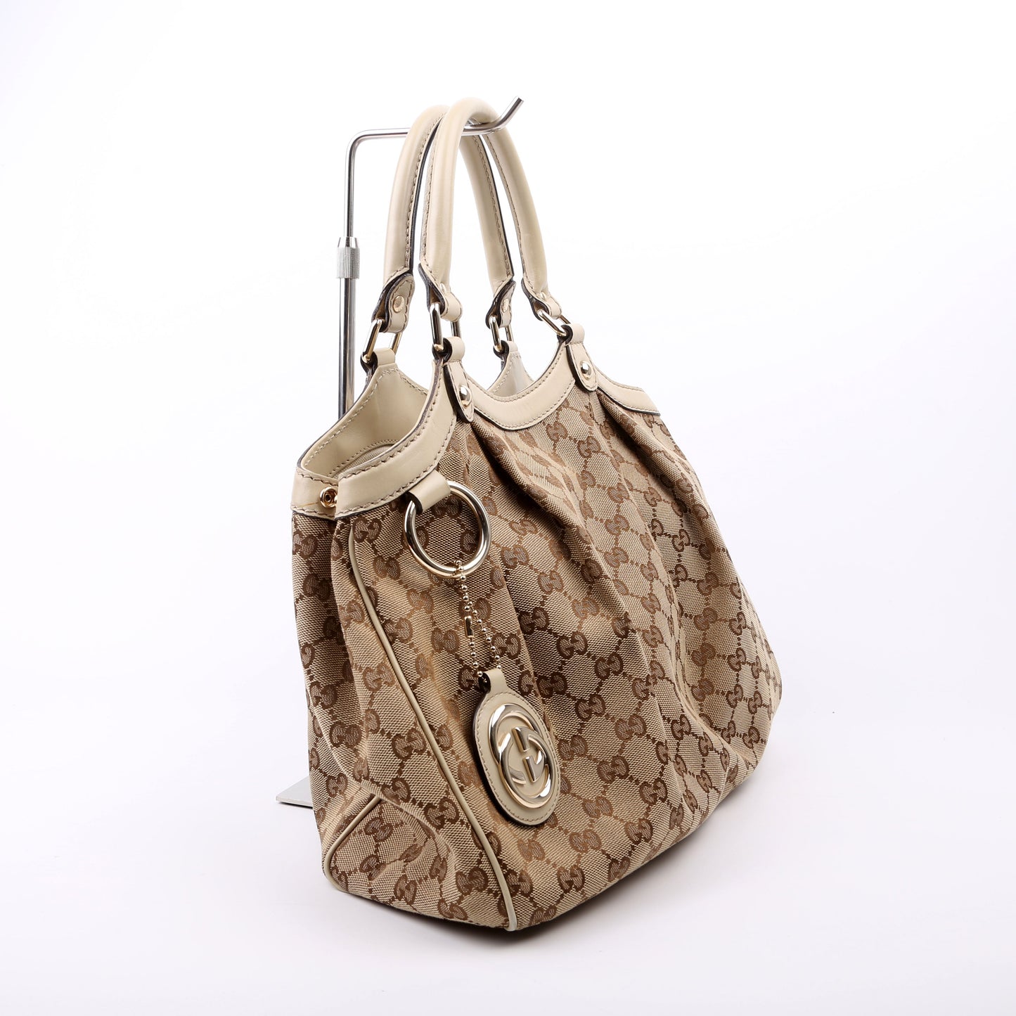 Gucci 211944 Sukey GG Canvas Medium Bag