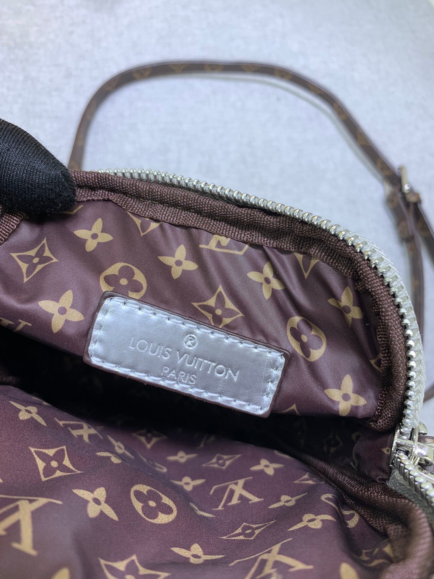 EN - New 1:1 rep Bag LUV 622