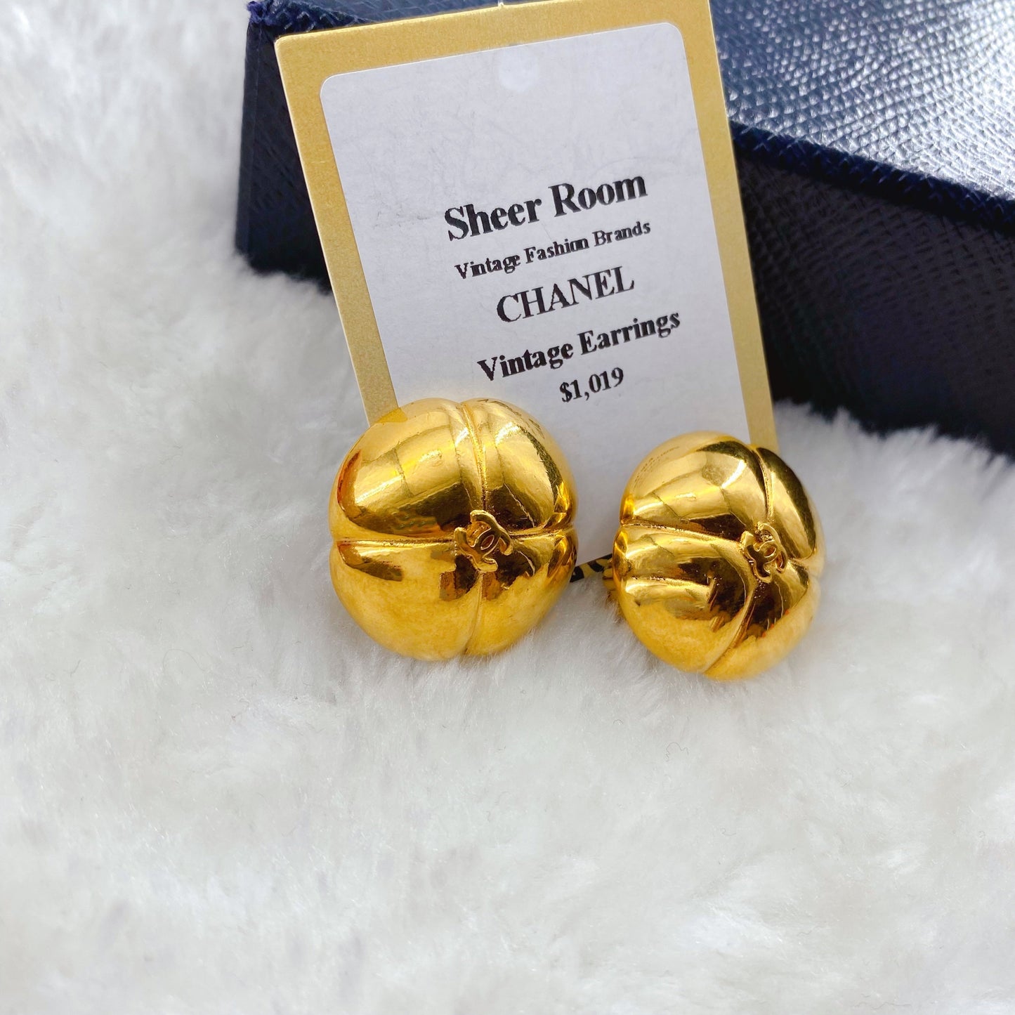 CHANEL   gold earrings