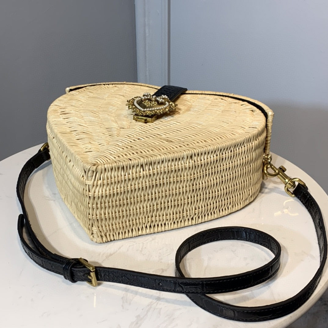 Top Quality Devotion Crystal Heart Wicker Top Handle Bag Beige For Women 10in/26cm Top Quality