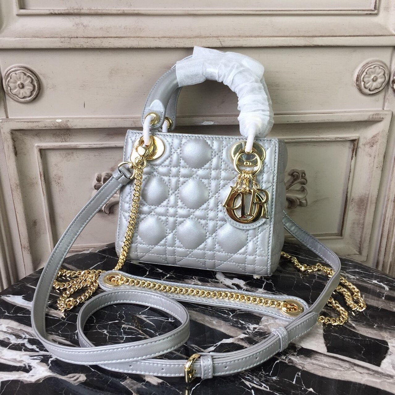 Top Quality Mini Lady Bag SiTop Qualityer with Chain Gold Toned Hardware For Women 6.5in/17cm CD
