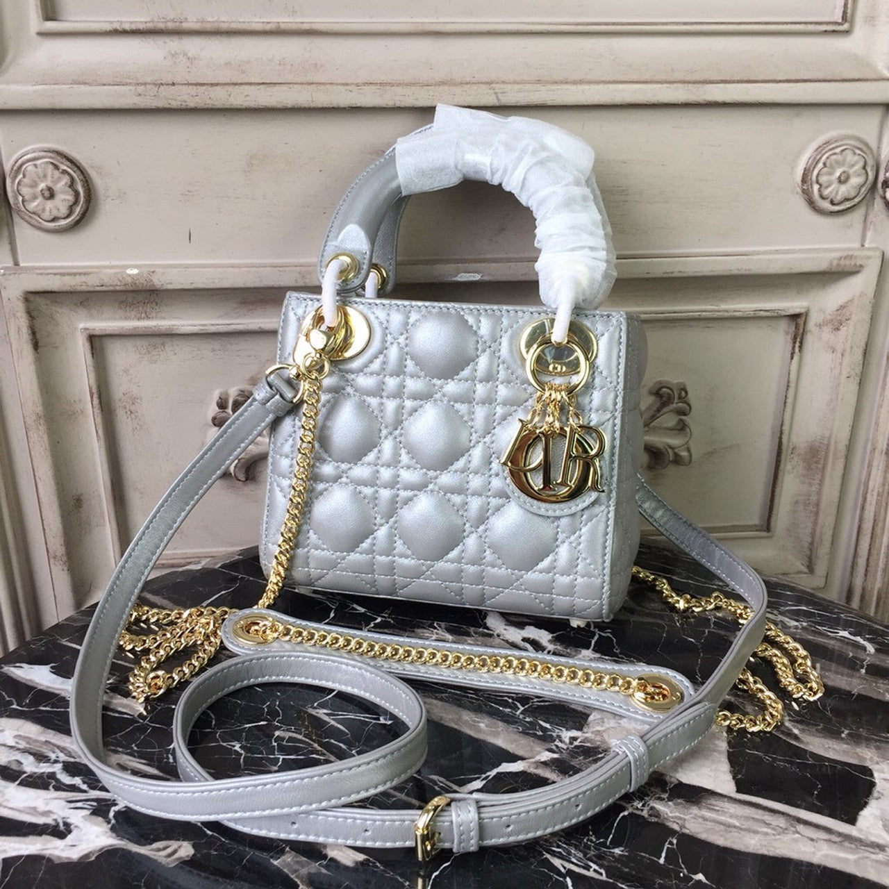Top Quality Mini Lady Bag SiTop Qualityer with Chain Gold Toned Hardware For Women 6.5in/17cm CD