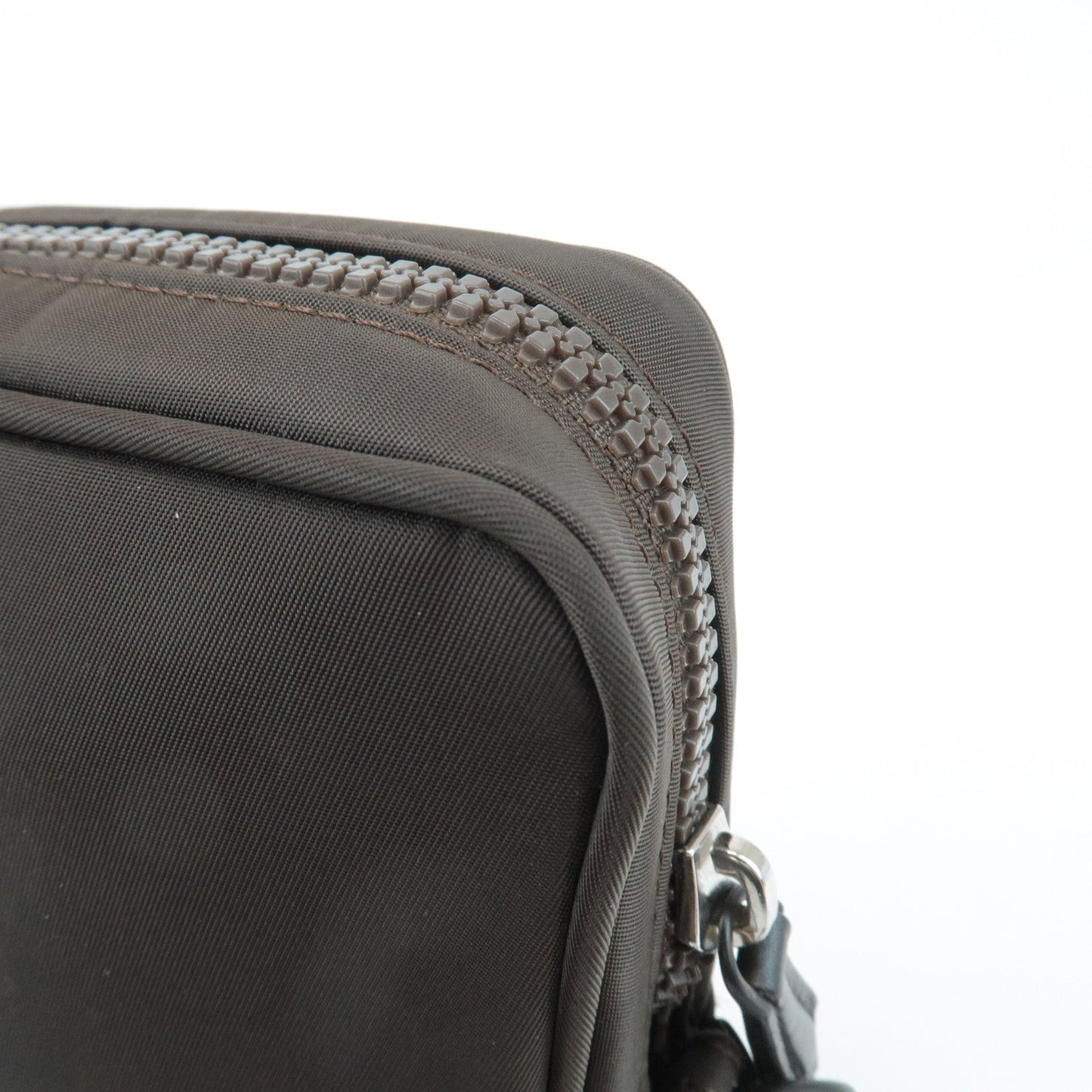 FENDI Nylon Leather Shoulder Bag Phone Pouch Khaki 7AS056  d