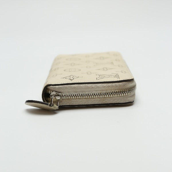 LOUIS VUITTON Long Wallet Purse ‚l61868 Monogram Mahina Magnolia Zip Around Monogram Mahina Zippy wallet Women