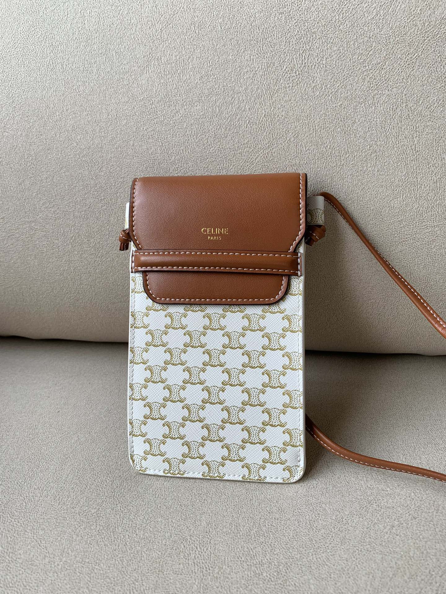 Top Quality Phone Pouch With Top Qualityap In Triomphe Canvas And Lambskin White/Tan For Women 7in/18cm 10G332CQD.01TA