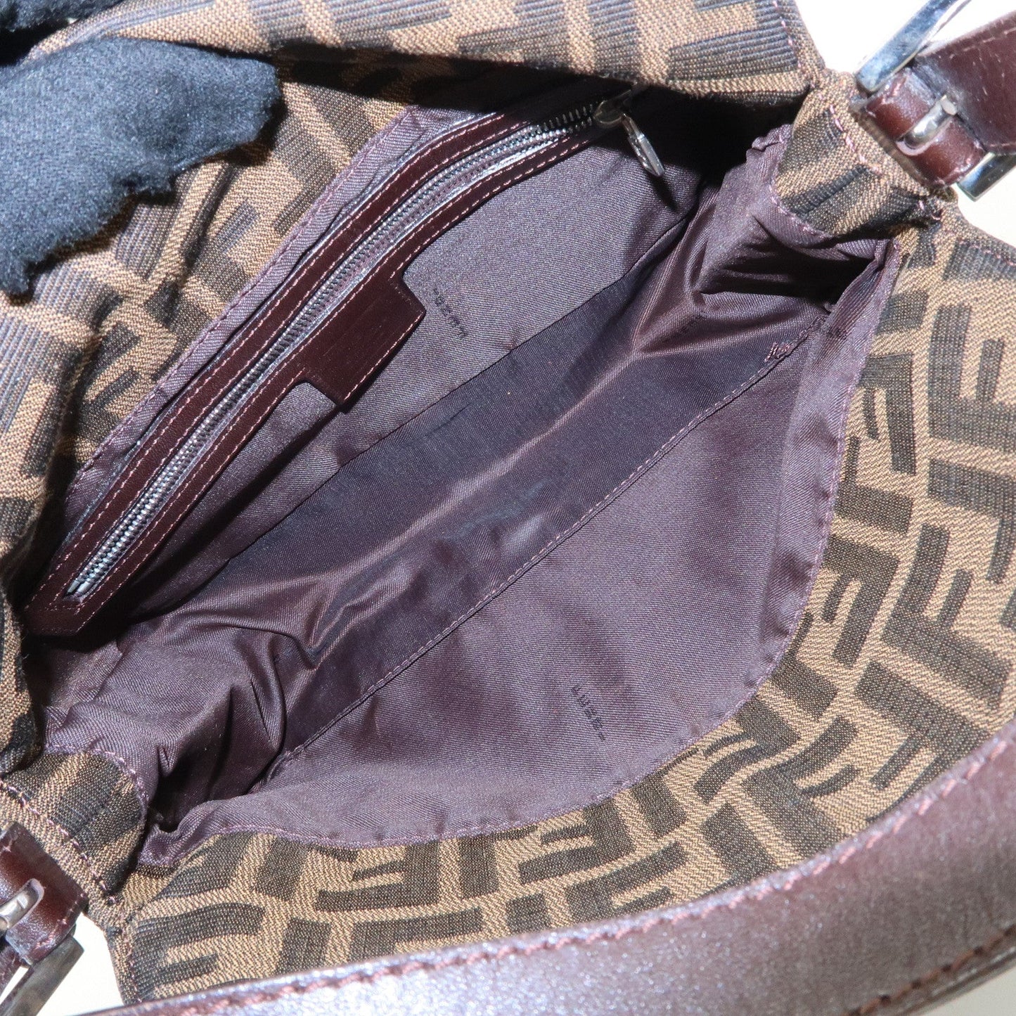 FENDI Zucca Canvas Leather Shoulder Bag Brown Black 26725  d