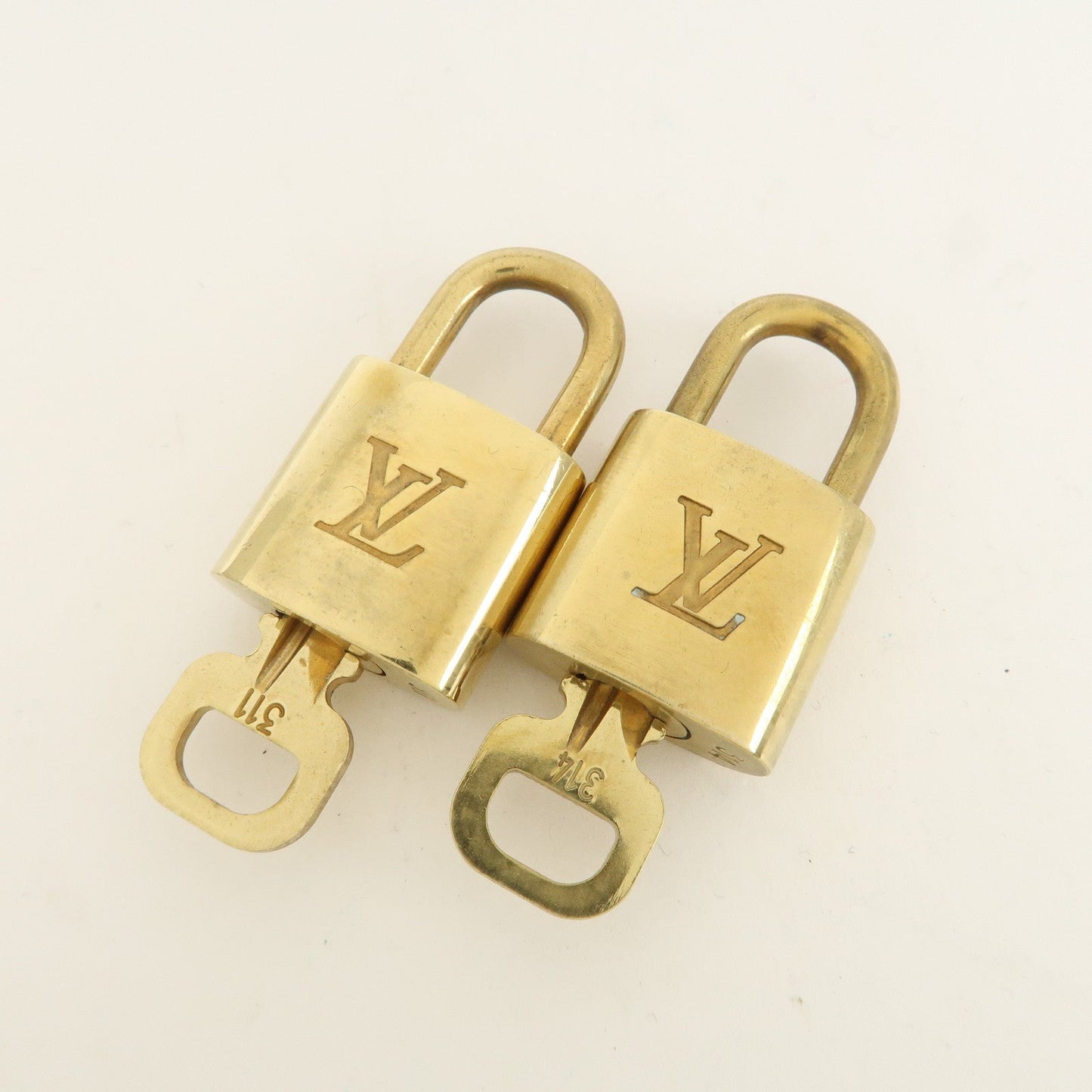 Louis Vuitton Set of 10 Lock & Key Cadena Key Lock Metal Gold  d