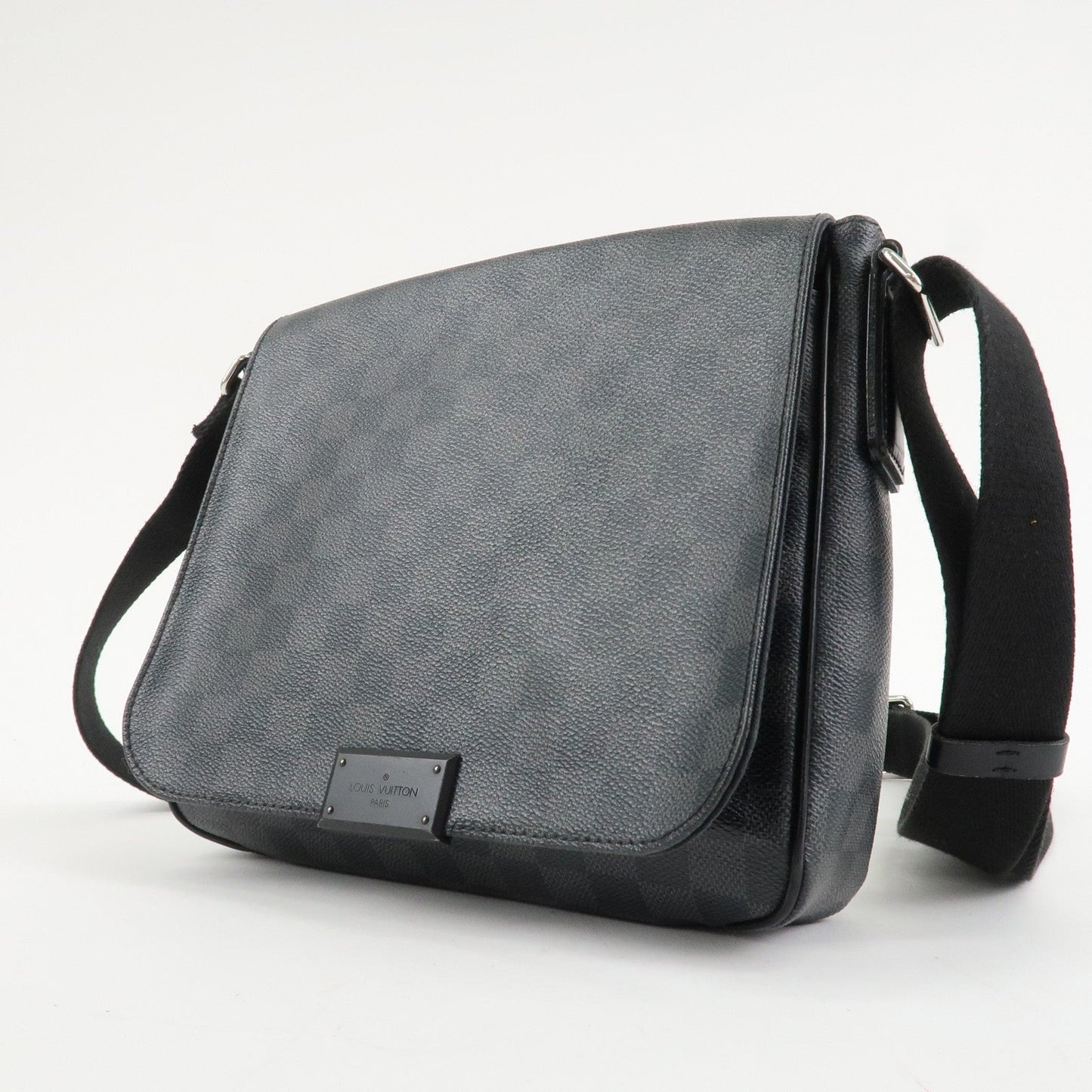 Louis Vuitton Damier Graphite District PM Shoulder Bag Black N41260  d