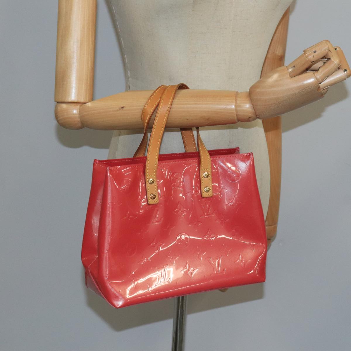 Louis Vuitton Reade