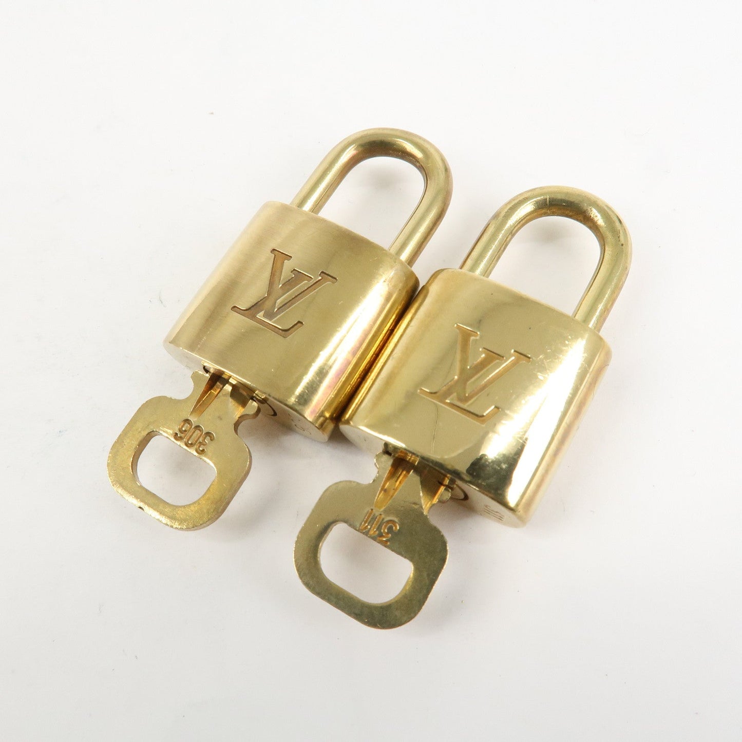 Louis Vuitton Set of 10 Lock & Key Cadena Key Lock Metal Gold  d