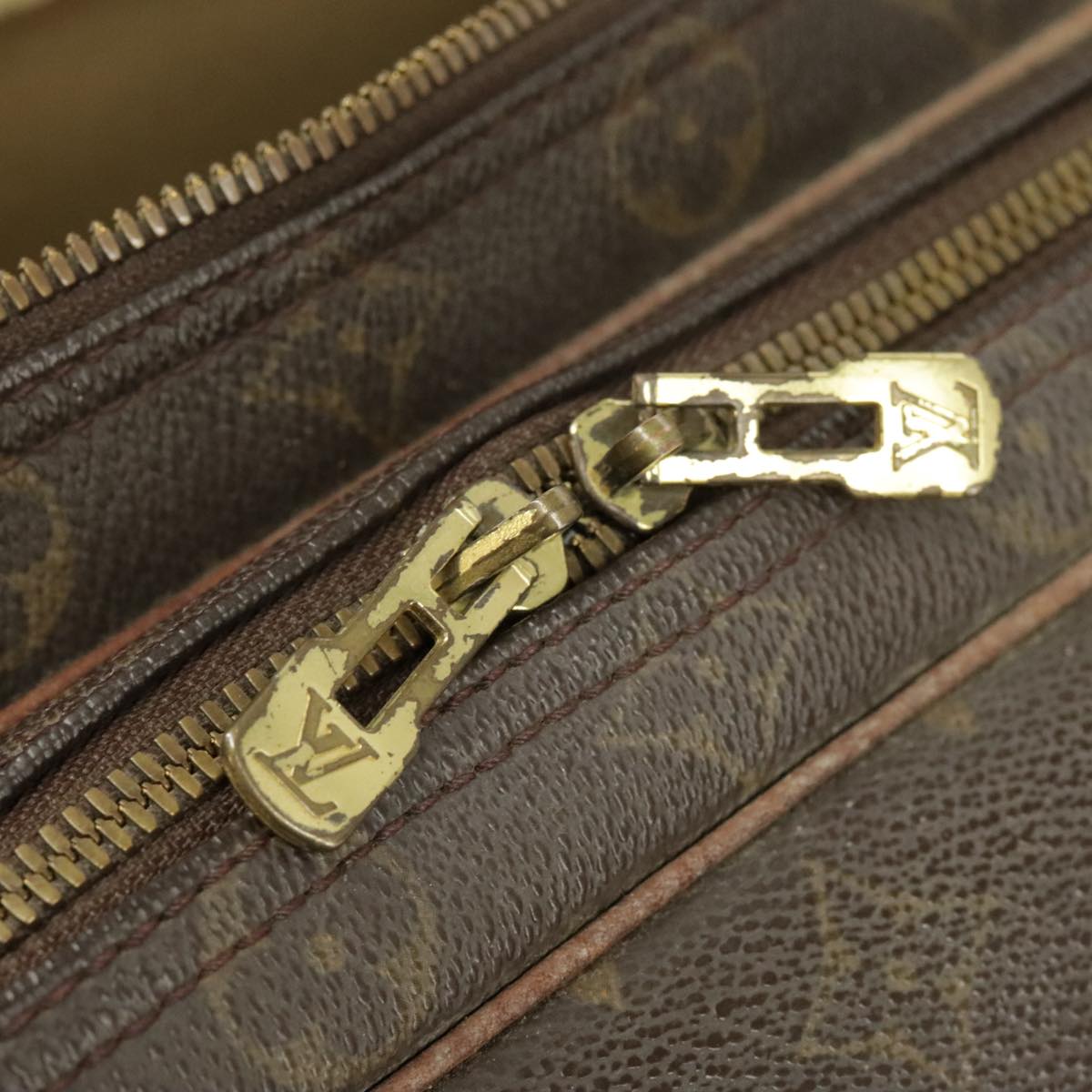 Louis Vuitton Reporter