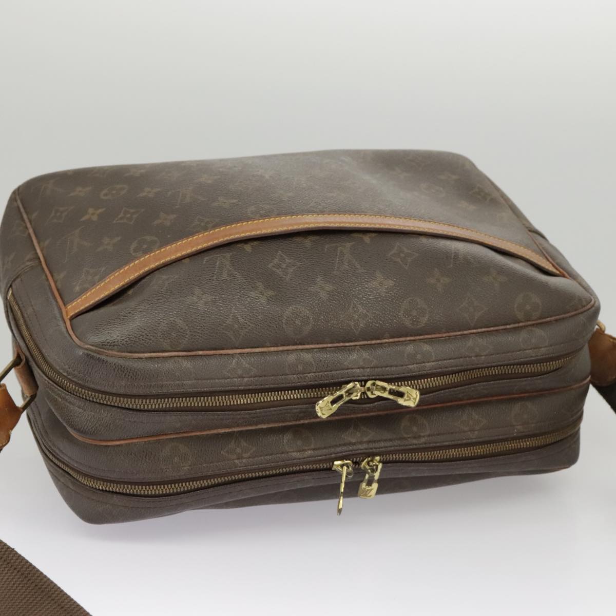 Louis Vuitton Reporter