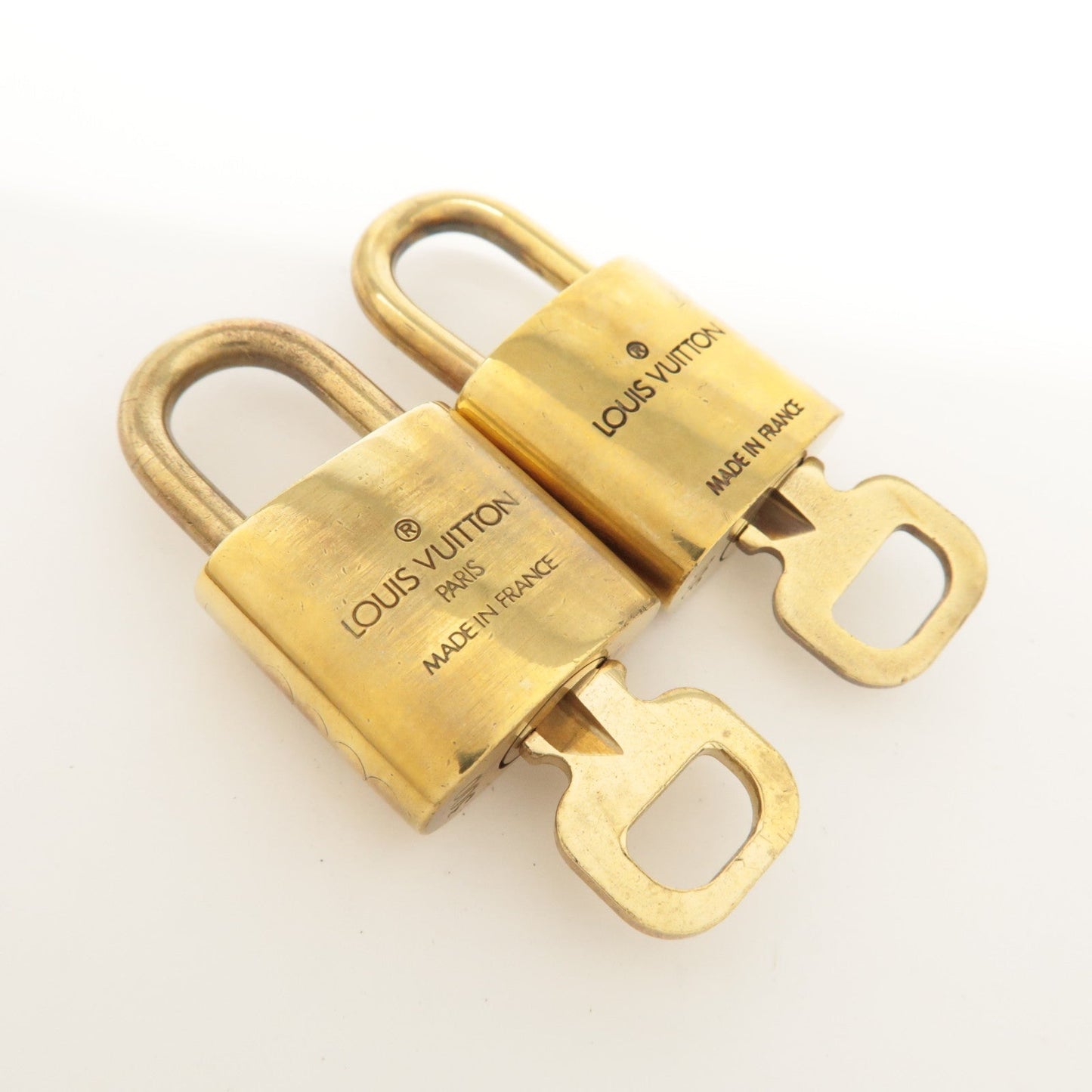 Louis Vuitton Set of 10 Lock & Key Cadena Key Lock Metal Gold  d