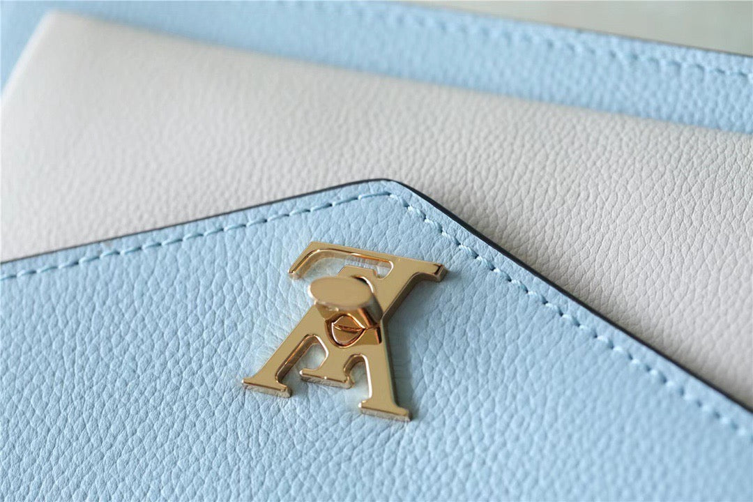 Top Quality Mylockme Chain Pochette Bleu Nuage Blue For Women,  Shoulder and Crossbody Bags 7.5in/19cm Top Quality M81436