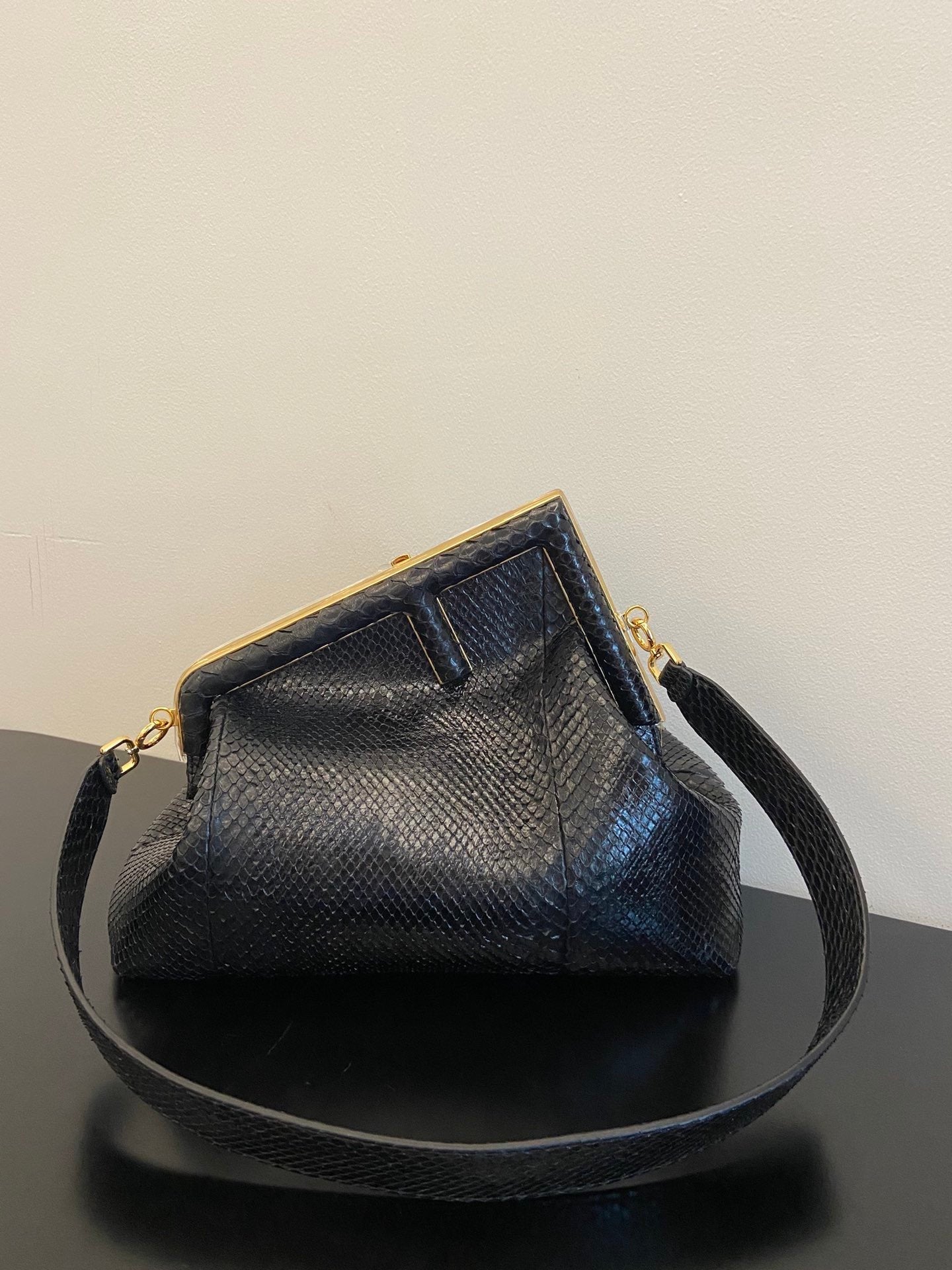 Top QualityTop Quality Top QualityTop Qualityrst Small Black For Women, Women’s Bags, Shoulder And Crossbody Bags 10in/26cm FF 8BP129A