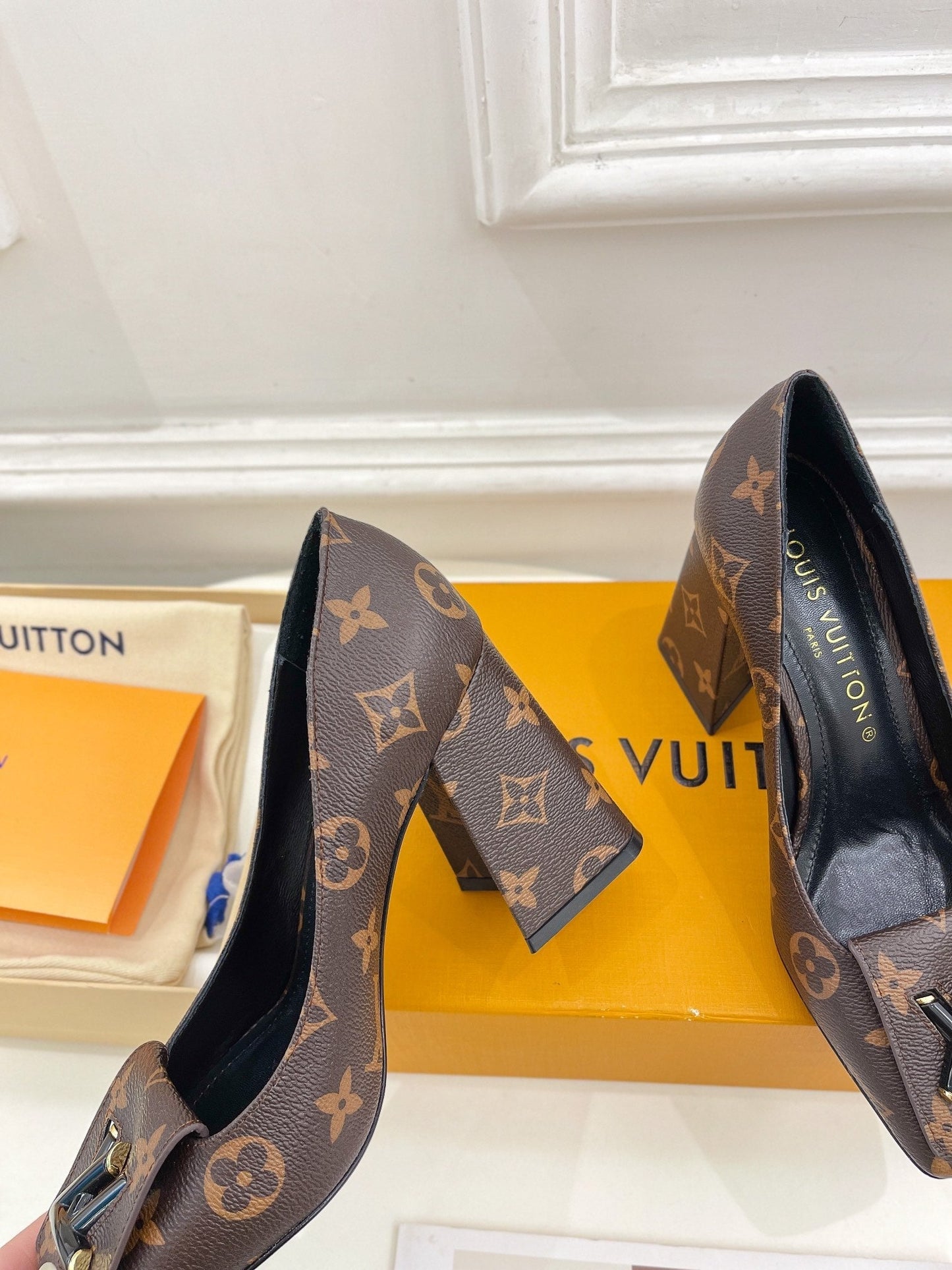 New 1:1 rep LUV High Heel Shoes 011
