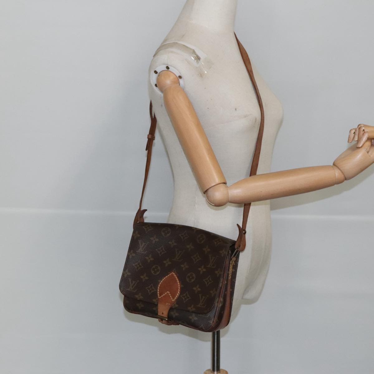 Louis Vuitton Cartouchière
