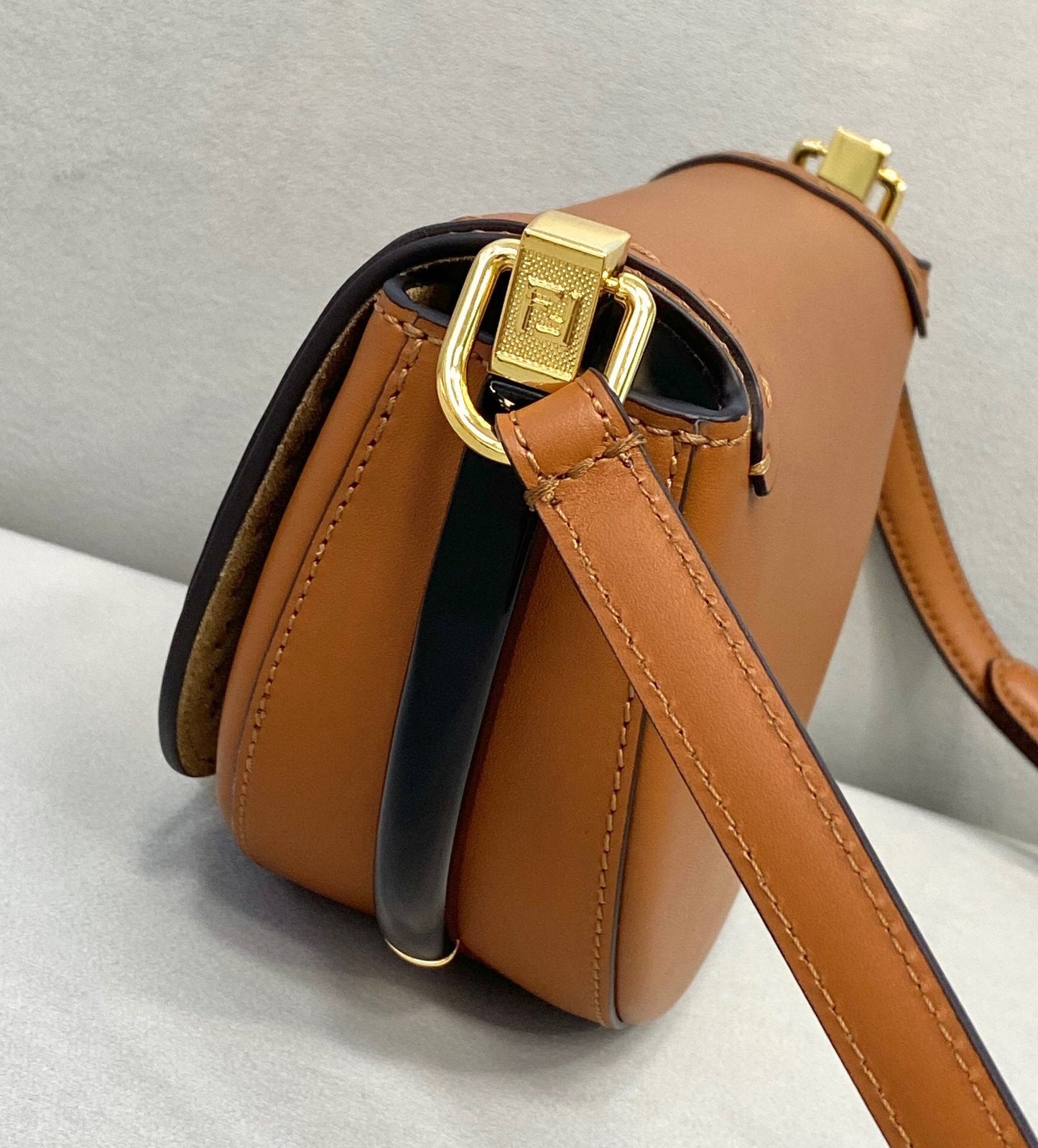 EN - New 1:1 rep  Bags FEI 057