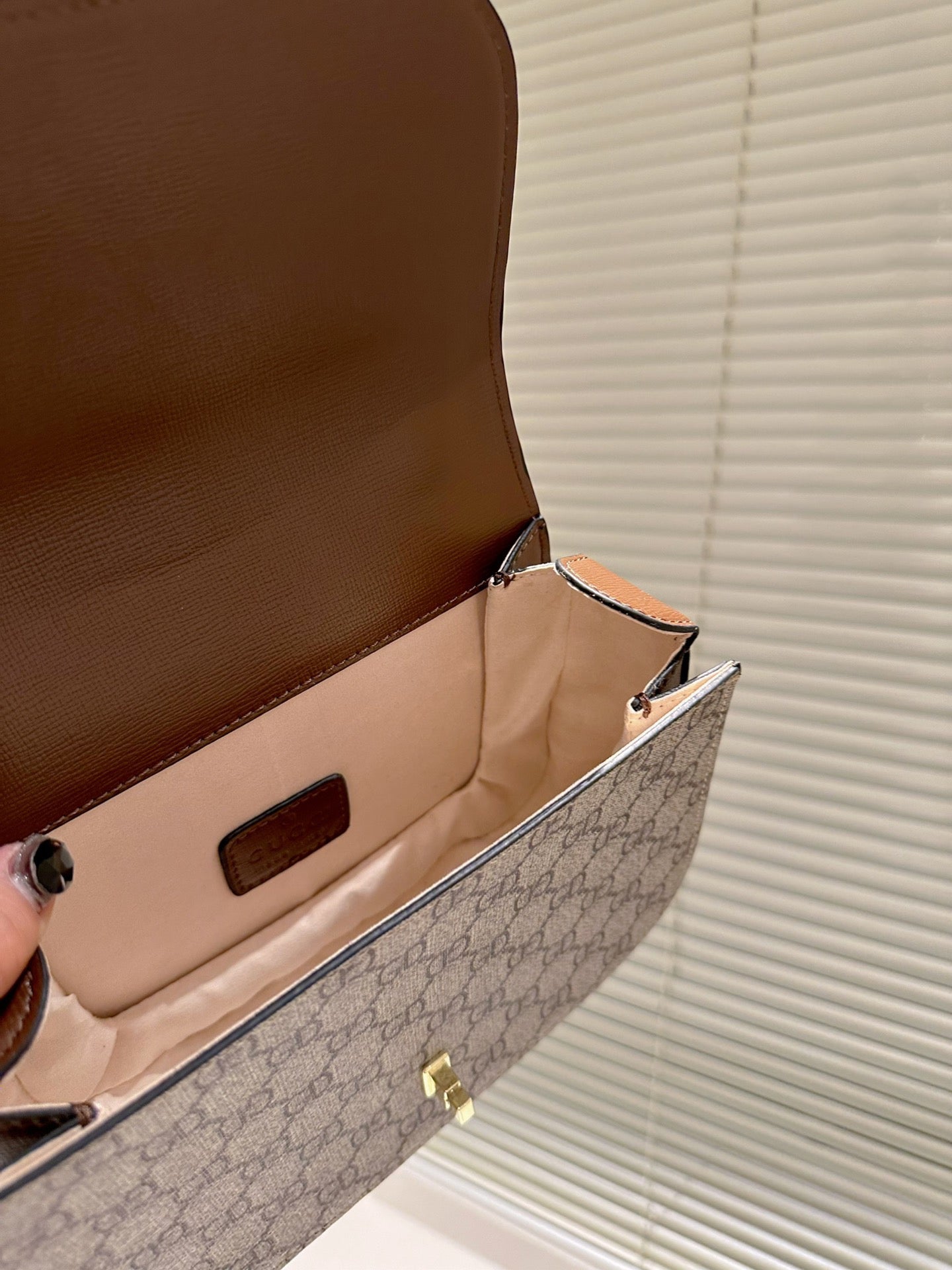 EN - New 1:1 rep  Bags GCI 526