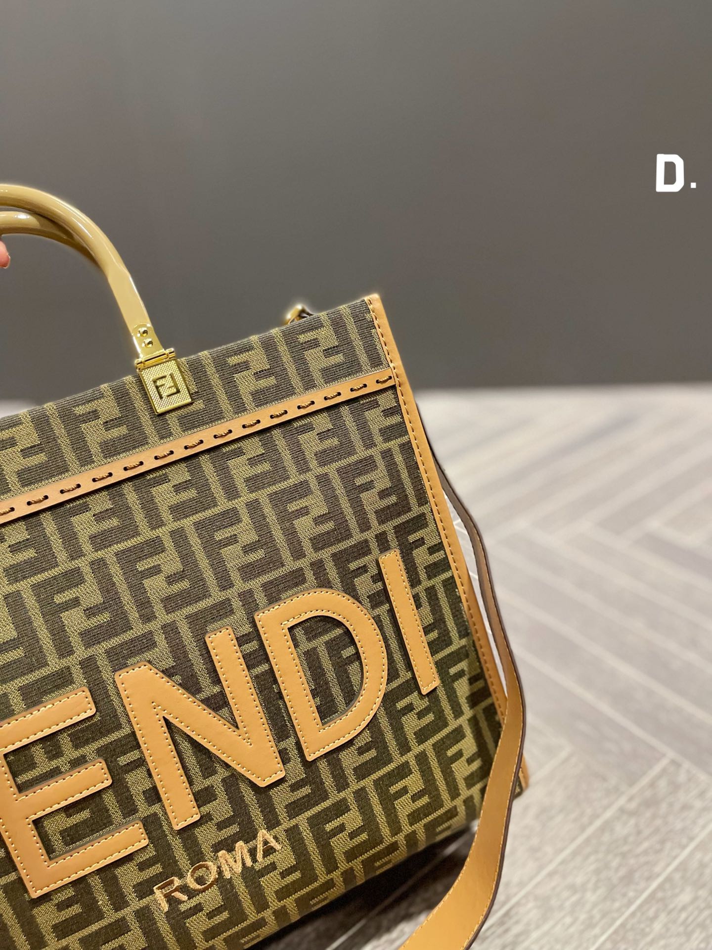 EN - New 1:1 rep Lux Bags FEI 273