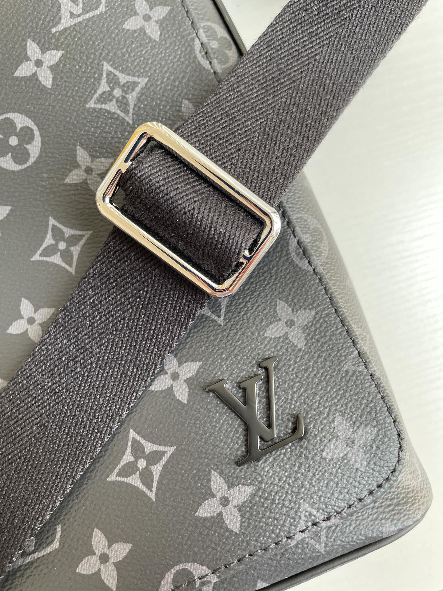 Top Quality Top Qualitystrict MM Monogram Eclipse Canvas For Men, Bags, Shoulder And Crossbody Bags 12.2in/31cm Top Quality M44001