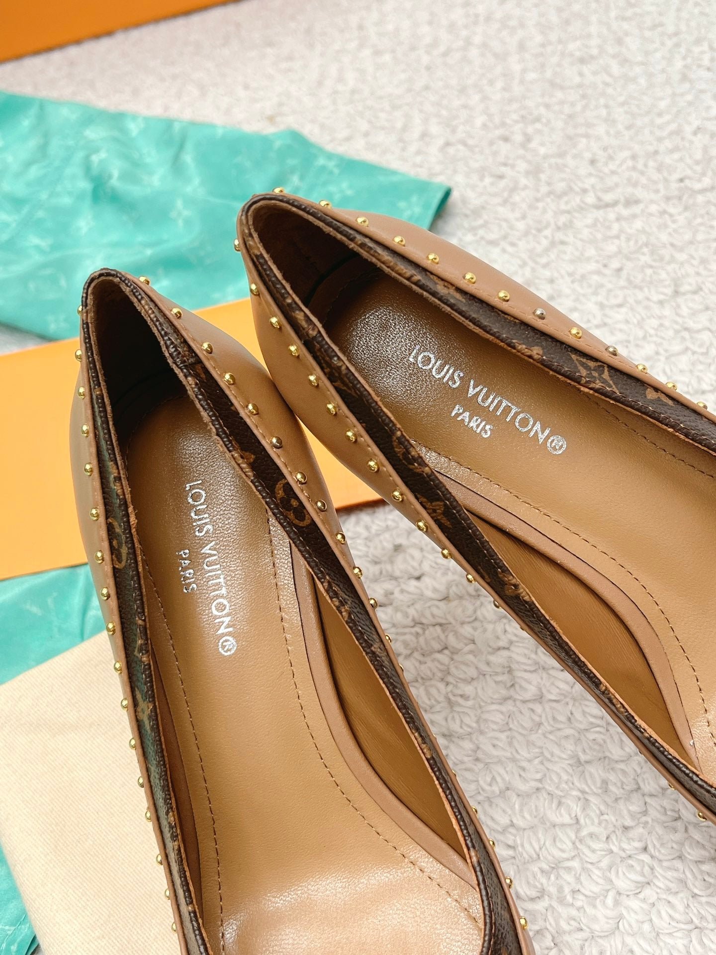 New 1:1 rep LUV High Heel Shoes 042
