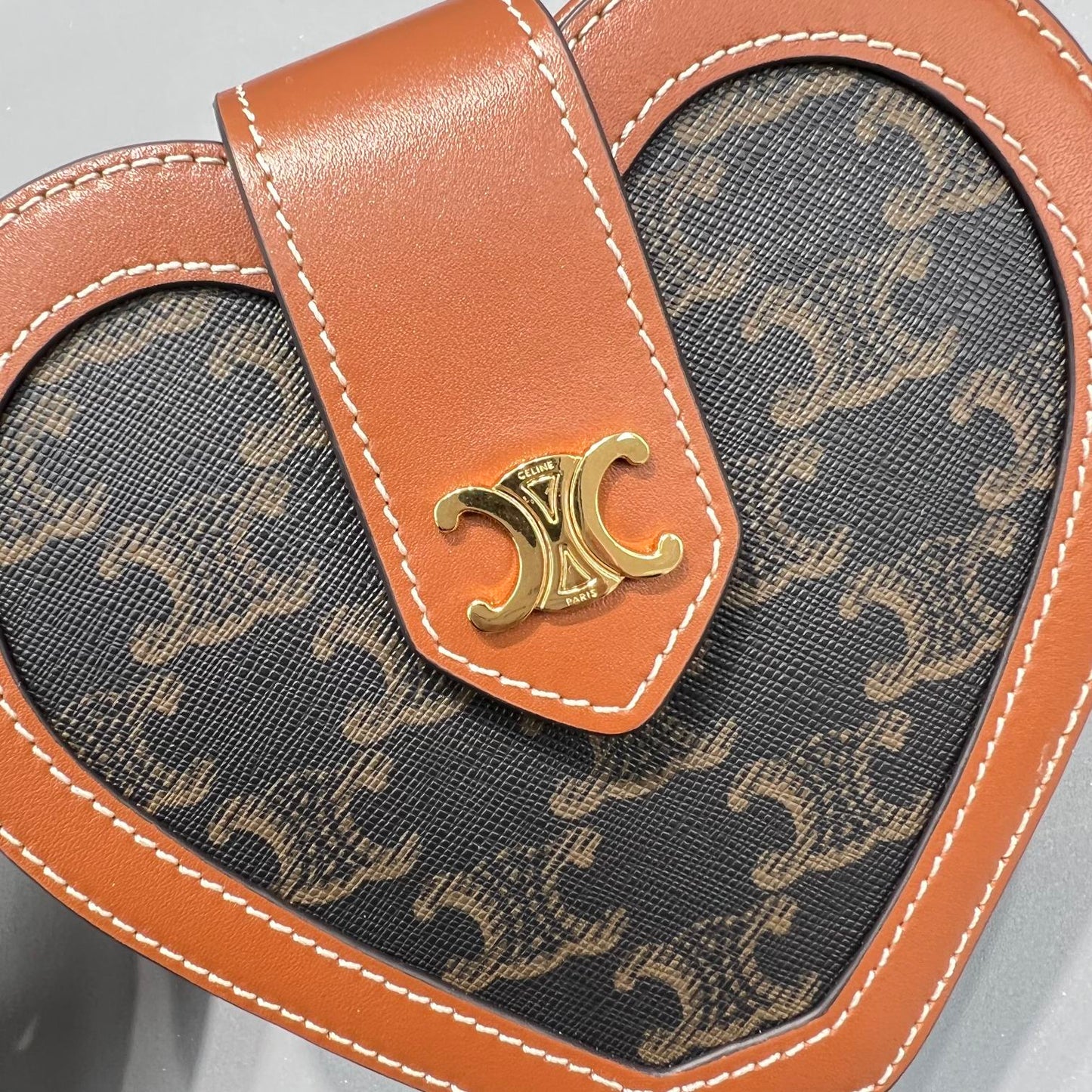 Top Quality Heart Tambour In Triomphe Canvas Tan For Women 6in/15cm 198212BZJ.04LU