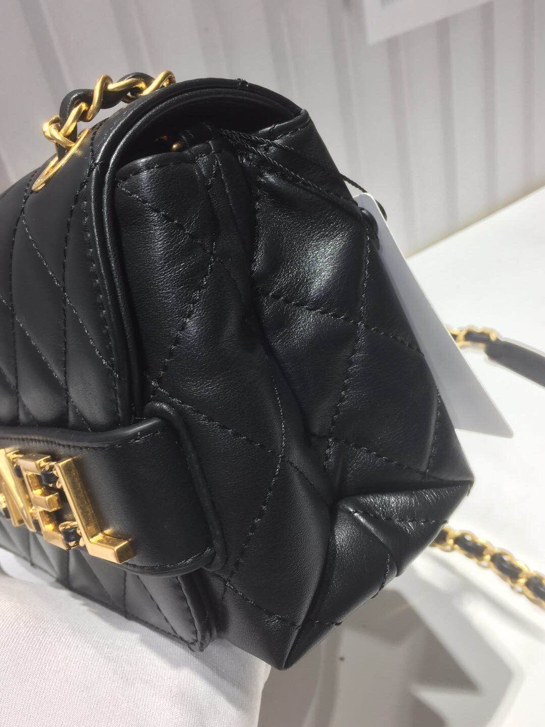 CHLFront Logo Small Flap Bag Gold Hardware Black For Women, Women’s Handbags, Shoulder Bags 8in/21cmAS1490