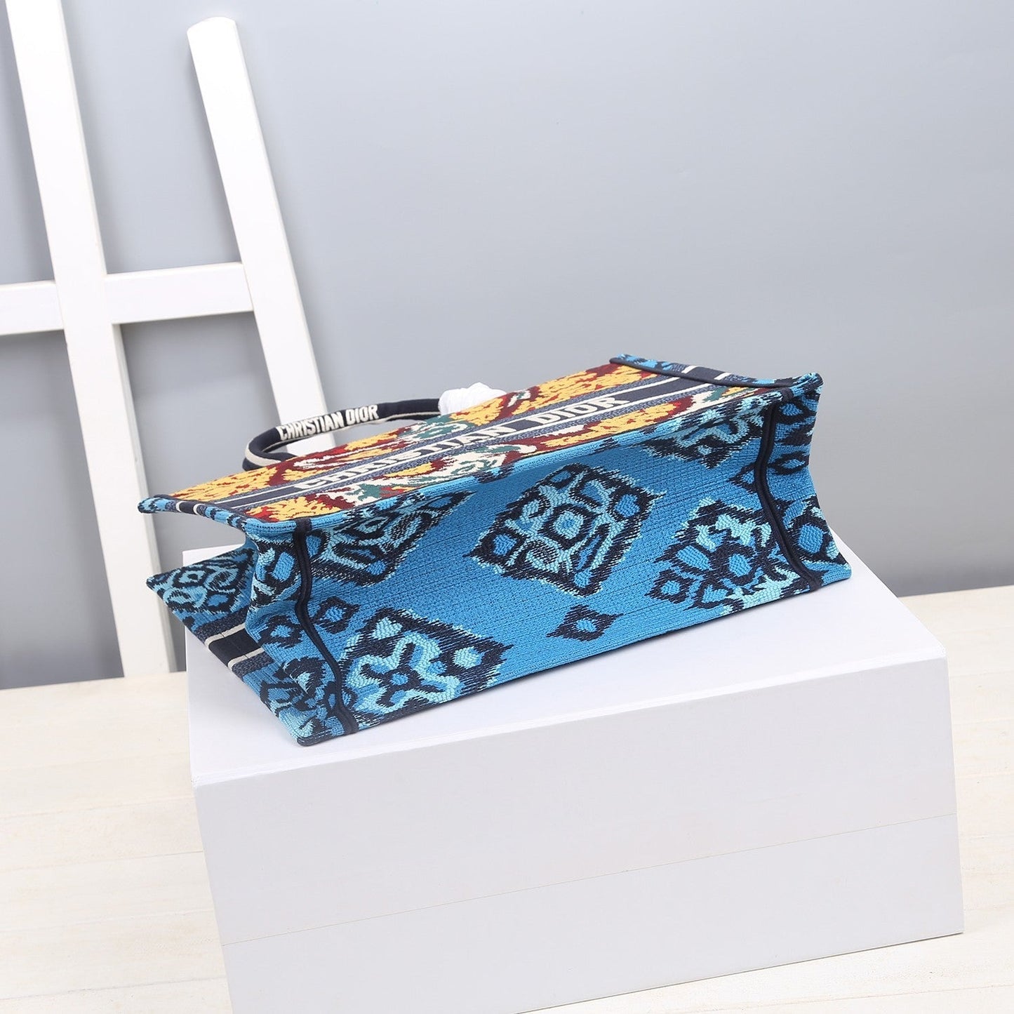 Top Quality MeTop Qualityum Book Tote Multicolor For Women 14in/36cm CD