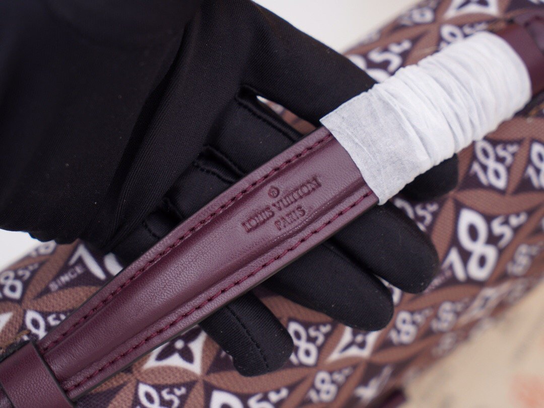 EN - New 1:1 rep  Bags LUV 130