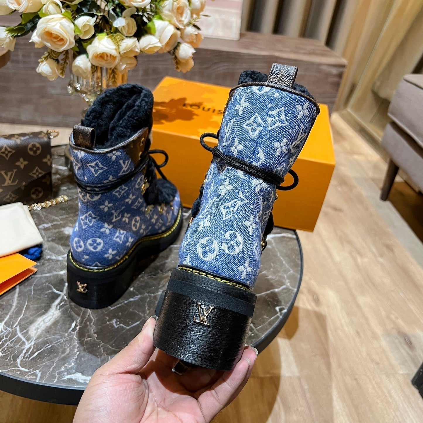 Premium  LUV BOOTS 042